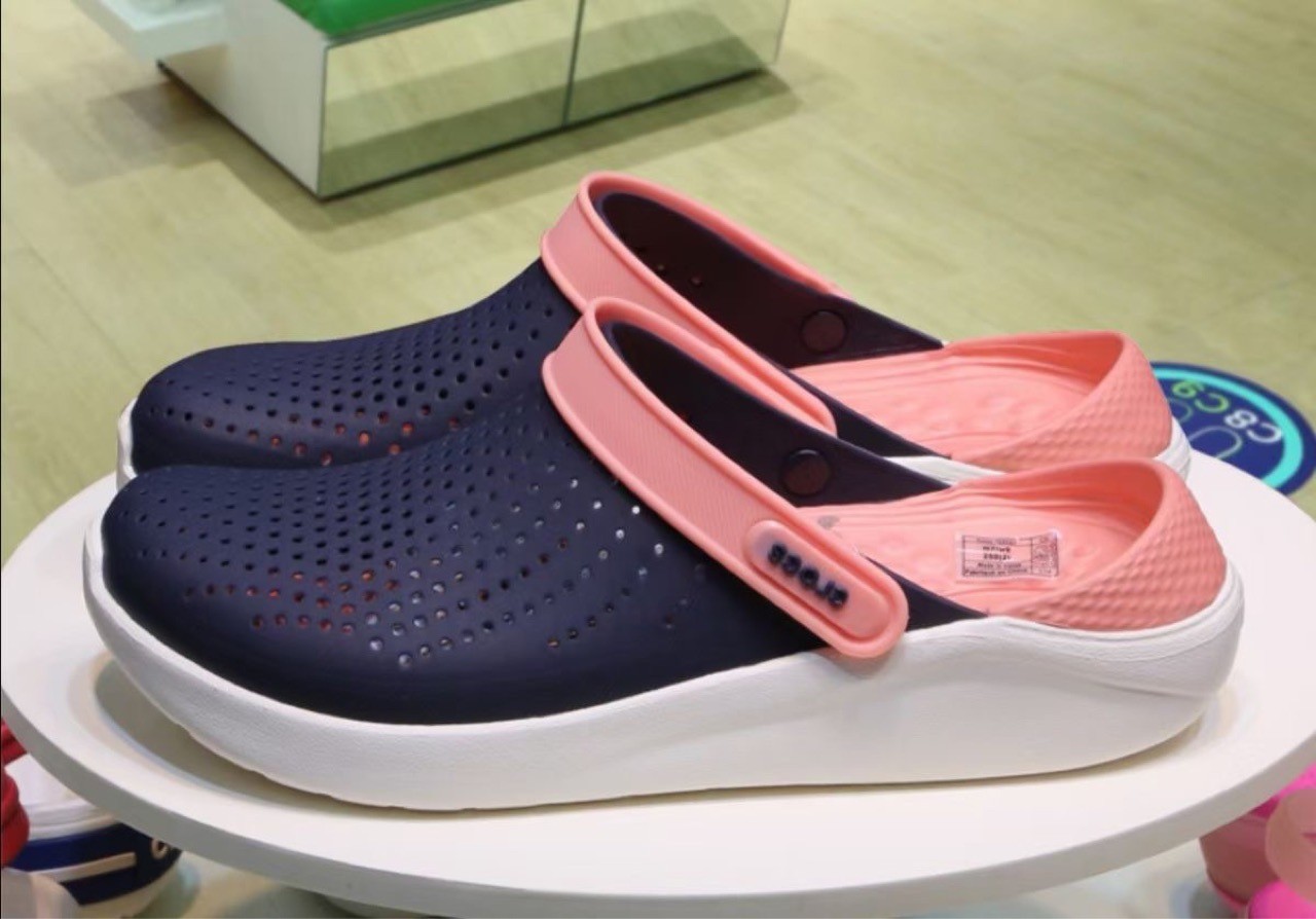 24HA146.22 - SỤC CROCS NAM NỮ MÙA HÈ