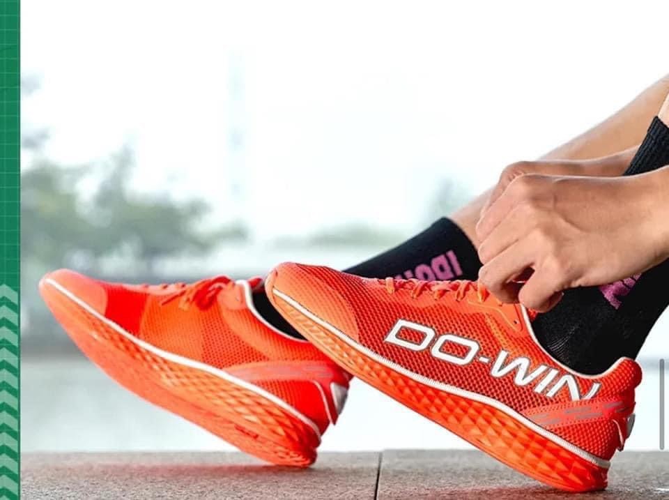 24HA156.27 - GIÀY CHẠY ĐIỀN KINH DO-WIN