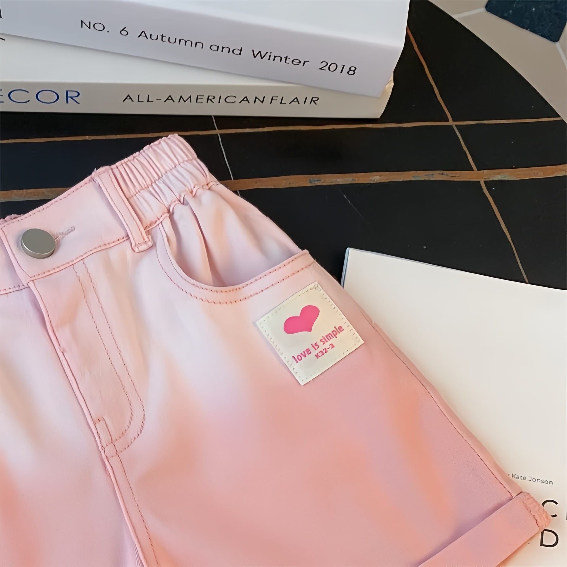 24HH186.13 - QUẦN SHORT HỒNG MÀU LOANG CHO BÉ