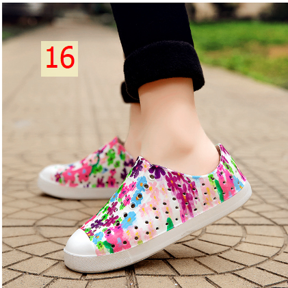 24HA196.11 - GIÀY NATIVE CHO BÉ SIZE 26-30
