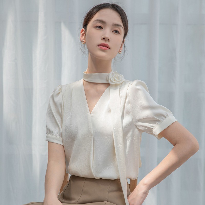 24HA216.09 - ÁO LỤA CỔ HOA HỒNG NỮ