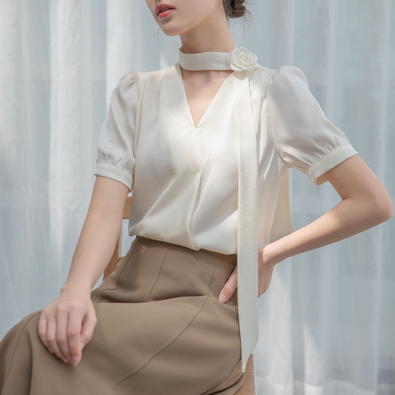 24HA216.09 - ÁO LỤA CỔ HOA HỒNG NỮ