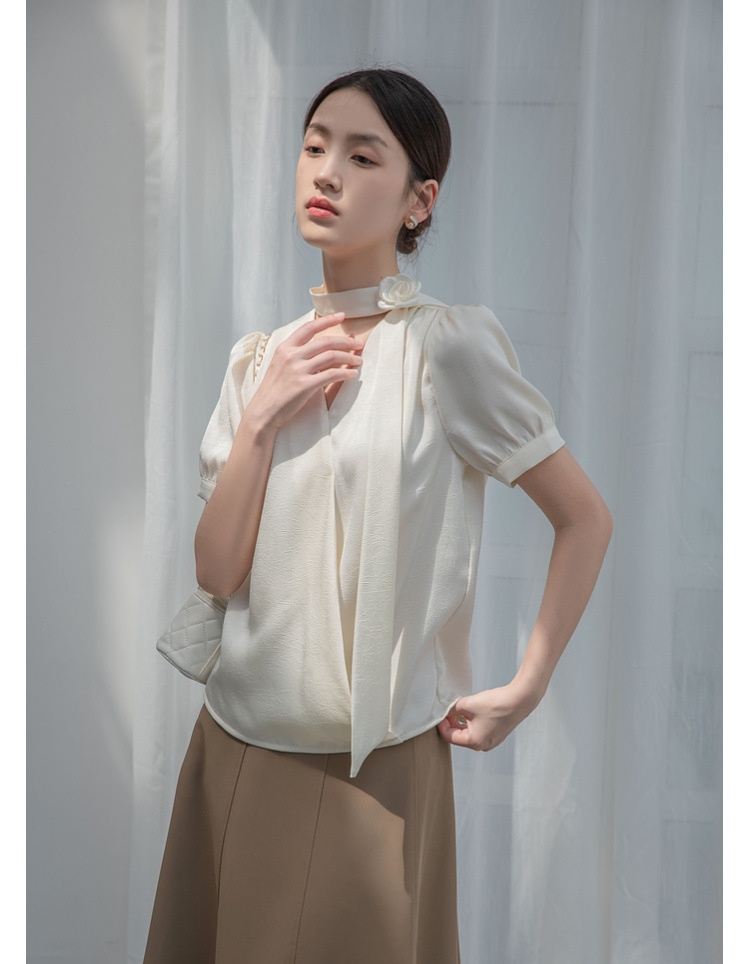 24HA216.09 - ÁO LỤA CỔ HOA HỒNG NỮ