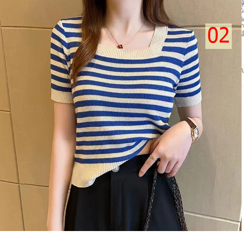 24HA246.30 - ÁO LEN KẺ SỌC CỔ VUÔNG NỮ