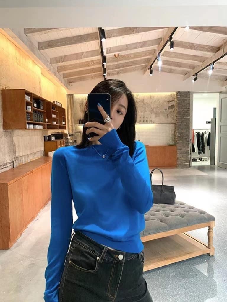 24HA217.19 - ÁO LEN UNIQLO