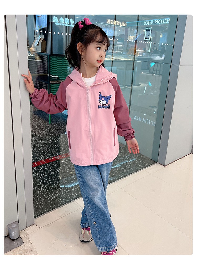 24HA257.29 - ÁO KHOÁC GIÓ KUROMI SIZE ĐẠI BÉ GÁI