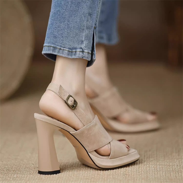 24HA18.23 - SANDAL CAO GÓT