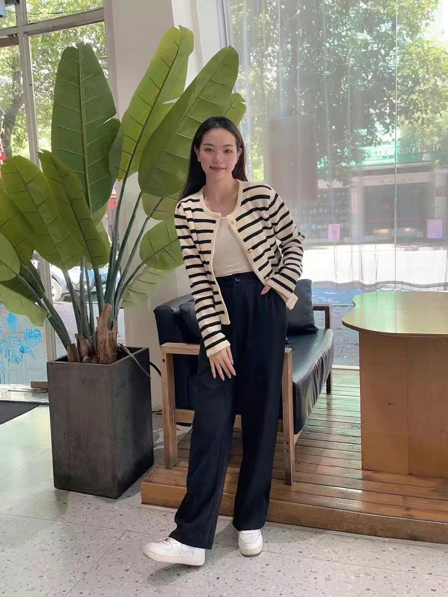 24HA38.15 - ÁO LEN KẺ NGANG 2 MÀU NỮ