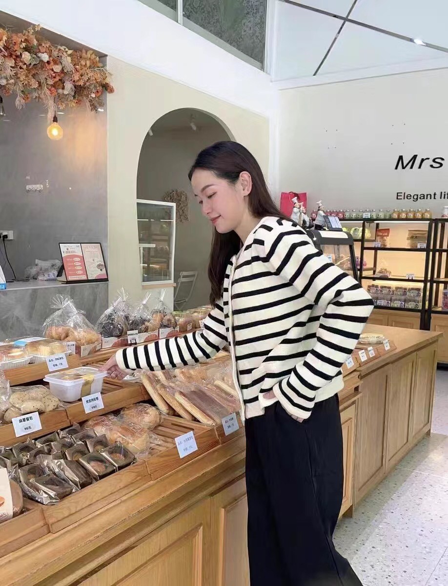 24HA38.15 - ÁO LEN KẺ NGANG 2 MÀU NỮ
