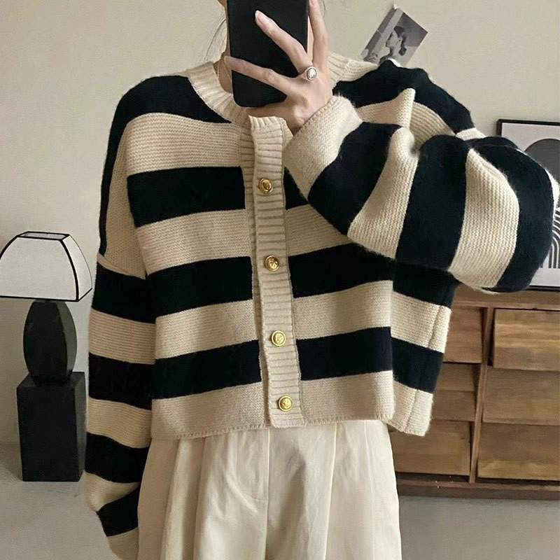 24HA48.27 - ÁO CARDIGAN NỮ KẺ NGANG