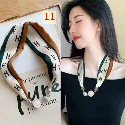 24HA98.21 - KHĂN LỤA KÈM NGỌC TRAI