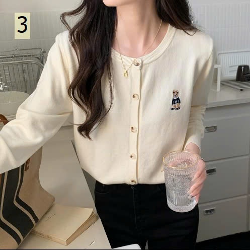 24HA248.16 - ÁO LEN CARDIGAN THÊU HÌNH GẤU