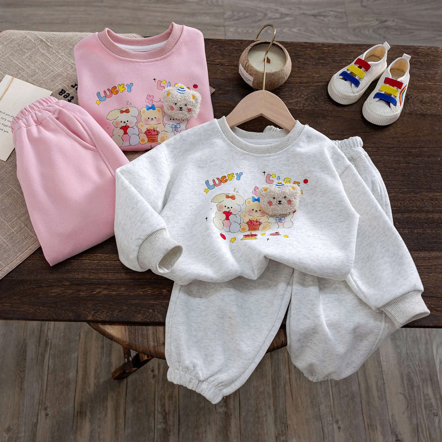 24HA258.25 - BỘ NỈ BÉ GÁI LUCKY
