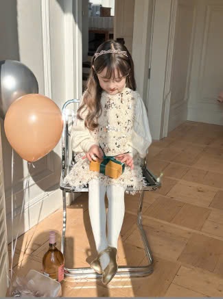 24HA268.12 - VÁY CÔNG CHÚA ĐÍNH SEQUIN HÃNG AMBB