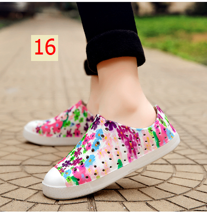 24HA268.32 - GIÀY ĐI MƯA NATIVE CHO BÉ