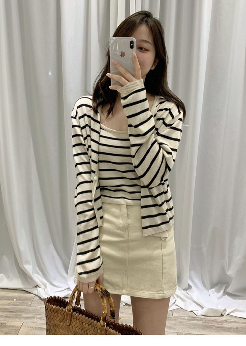24HA19.11 - SET ÁO 2 CHI TIẾT KẺ NỮ