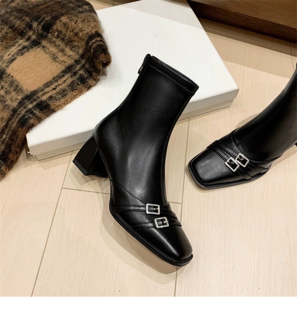 24HA19.10 - BOOT MŨI NHỌN 2 KHUY