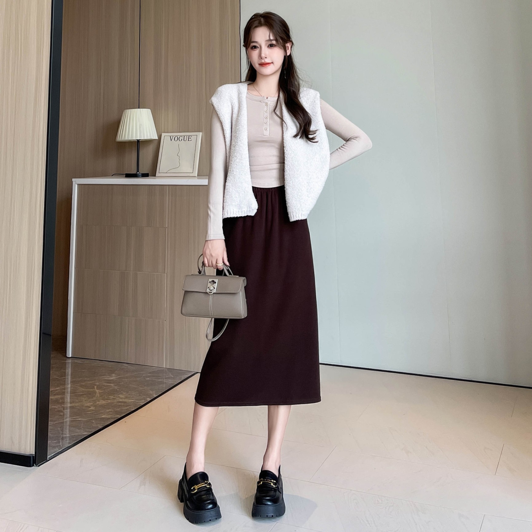 24HA69.28 - CHÂN VÁY THU ĐÔNG CHỮ A XẺ SAU