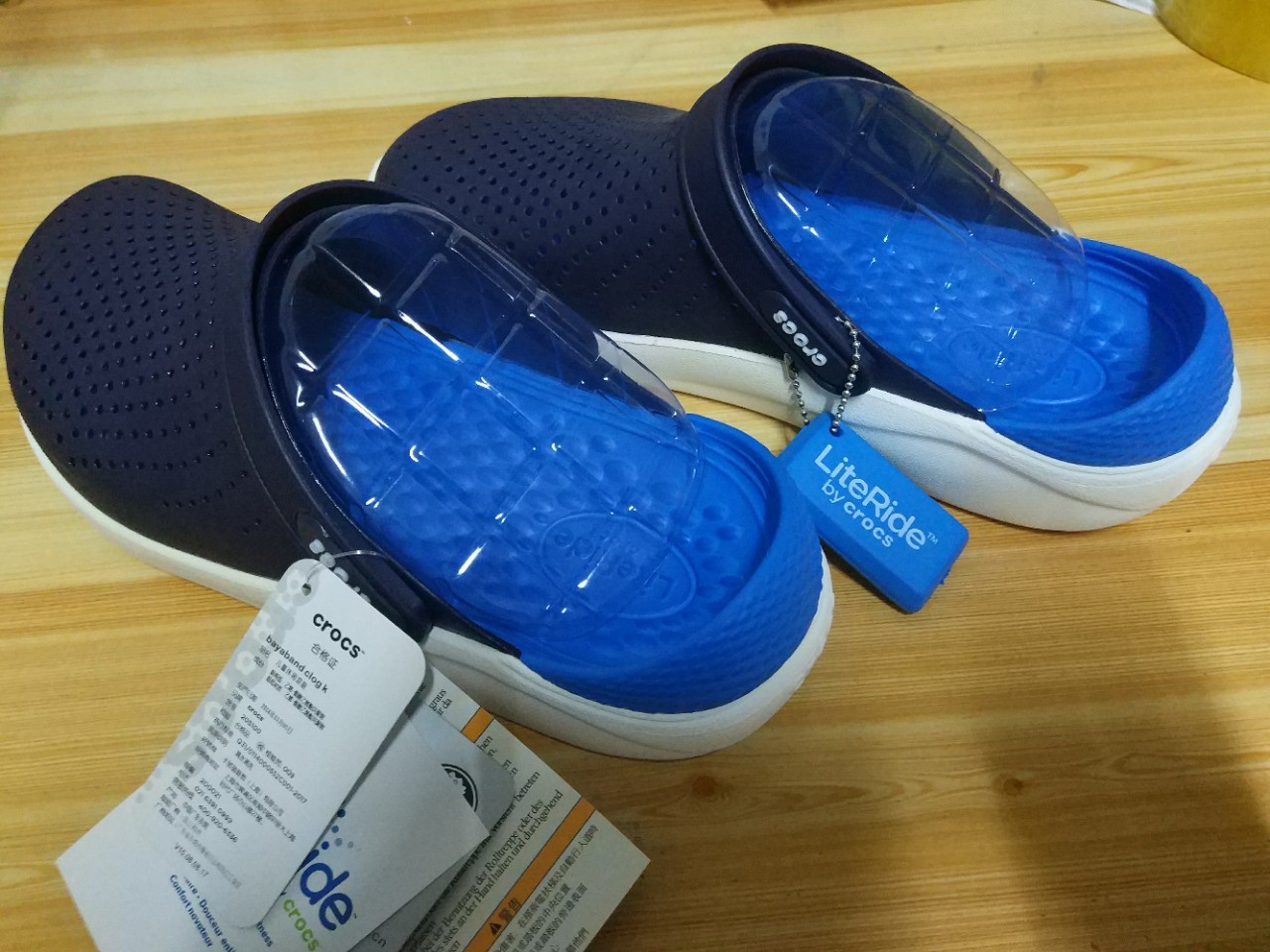 24HA89.31 - SỤC CROCS NAM NỮ