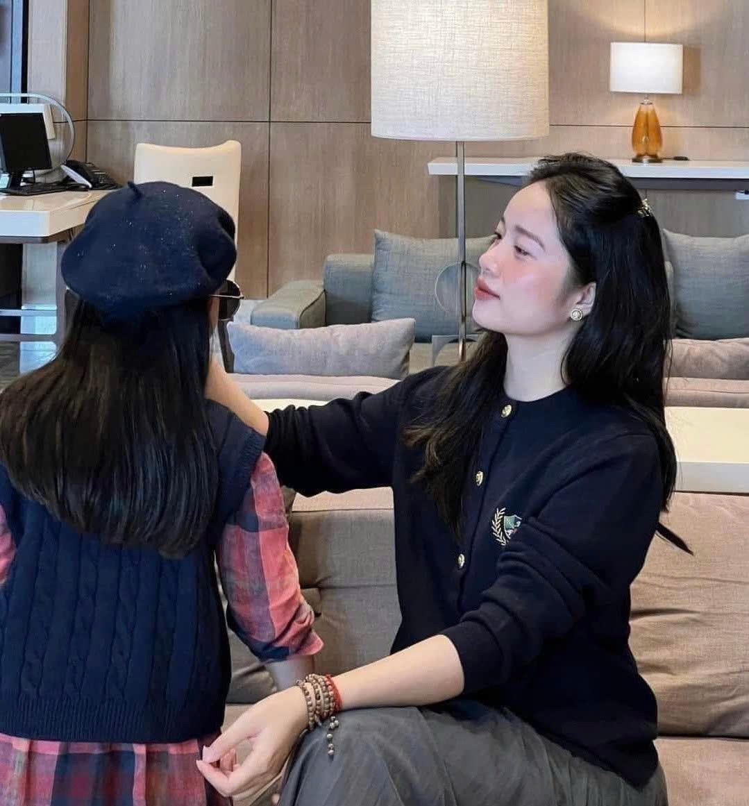 24HA109.03 - CARDIGAN LEN 2 MÀU CHO NỮ