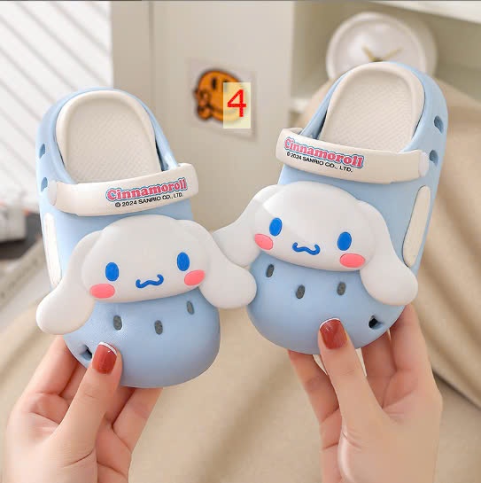 24HA129.04 - SỤC CROCS KUROMI BÉ GÁI