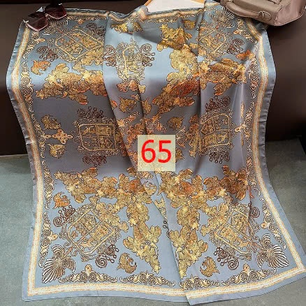 24HA169.10 - KHĂN LỤA CHOÀNG QUẢNG CHÂU