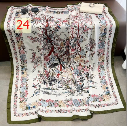 24HA169.10 - KHĂN LỤA CHOÀNG QUẢNG CHÂU