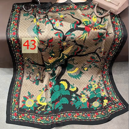 24HA169.10 - KHĂN LỤA CHOÀNG QUẢNG CHÂU