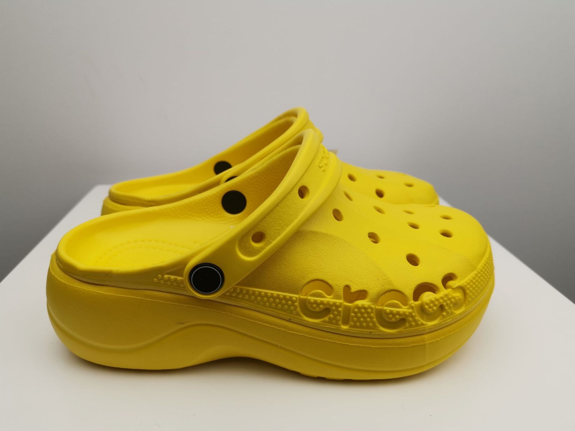 24HA189.06 - SỤC CROCS ĐẾ CAO NỮ