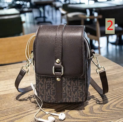 24HA229.17- TÚI ĐEO CHÉO MK