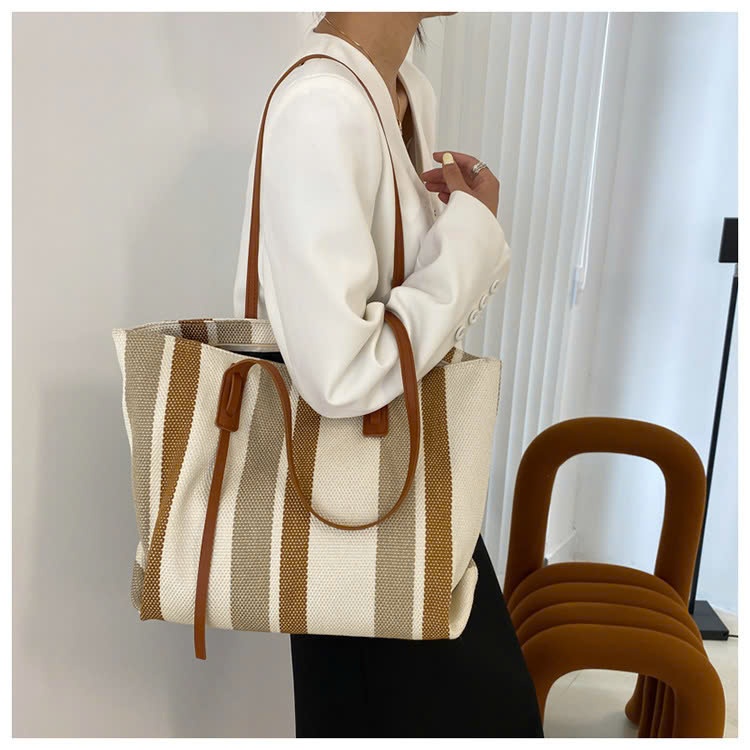 24HA249.08 - TÚI TOTE KẺ