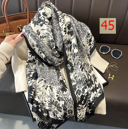 24HA289.26 - KHĂN LỤA CHOÀNG