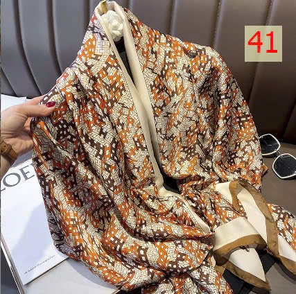 24HA289.26 - KHĂN LỤA CHOÀNG