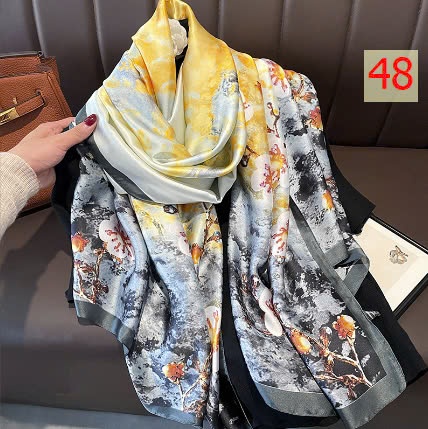 24HA289.26 - KHĂN LỤA CHOÀNG
