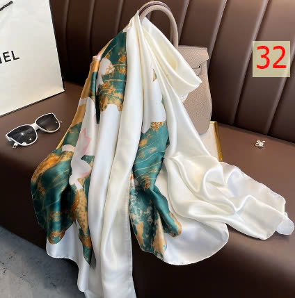 24HA289.26 - KHĂN LỤA CHOÀNG