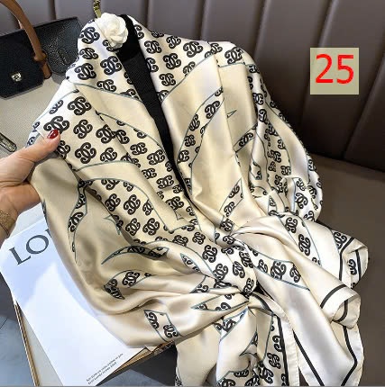 24HA289.26 - KHĂN LỤA CHOÀNG