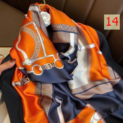 24HA289.26 - KHĂN LỤA CHOÀNG