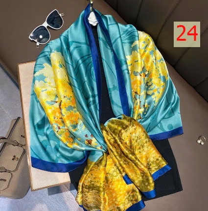 24HA289.26 - KHĂN LỤA CHOÀNG