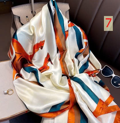 24HA289.26 - KHĂN LỤA CHOÀNG