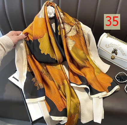 24HA289.26 - KHĂN LỤA CHOÀNG
