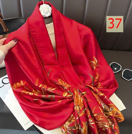 24HA289.26 - KHĂN LỤA CHOÀNG