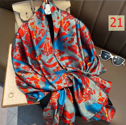 24HA289.26 - KHĂN LỤA CHOÀNG