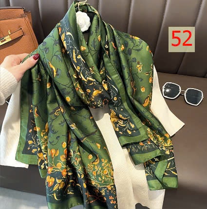 24HA289.26 - KHĂN LỤA CHOÀNG