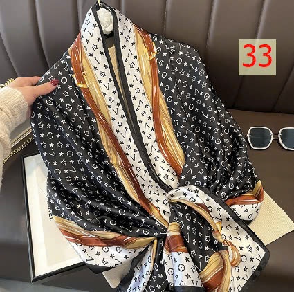 24HA289.26 - KHĂN LỤA CHOÀNG