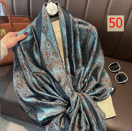 24HA289.26 - KHĂN LỤA CHOÀNG