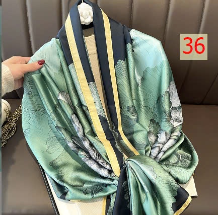 24HA289.26 - KHĂN LỤA CHOÀNG