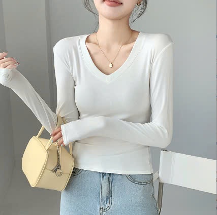 24HA410.05- ÁO THUN CỔ V THU ĐÔNG