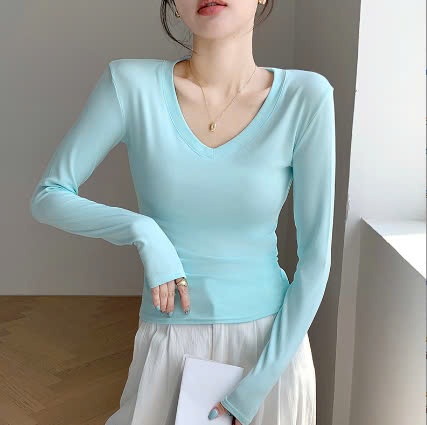 24HA410.05- ÁO THUN CỔ V THU ĐÔNG