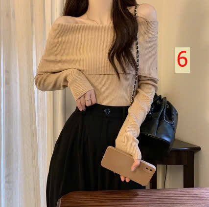 24HA510.21 - ÁO LEN TRỄ VAI CỔ THUYỀN