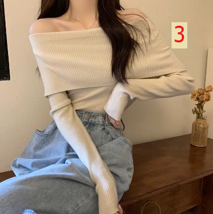 24HA510.21 - ÁO LEN TRỄ VAI CỔ THUYỀN